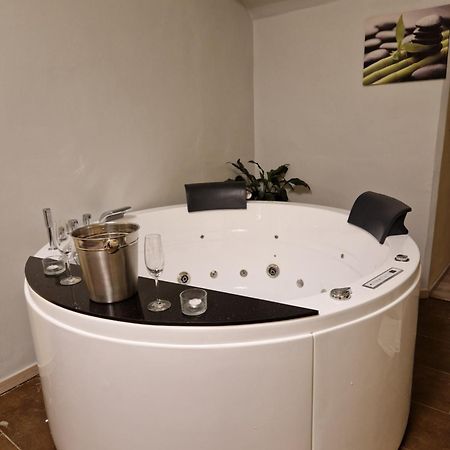 Residence Dobrovskeho Прага Екстер'єр фото